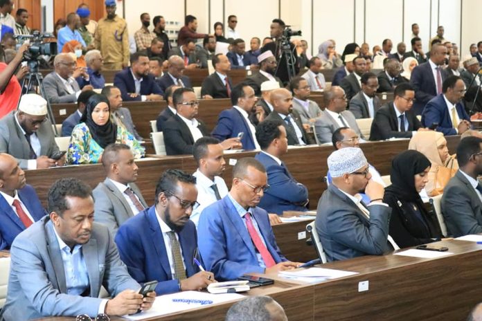 Maxaa laga filan karaa kalfadhiga 6aad ee Baarlamaanka soomaaliya oo maanta furmaya?